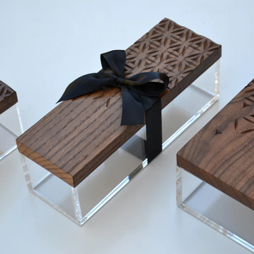 ENGRAVED WOOD SWEET BOX