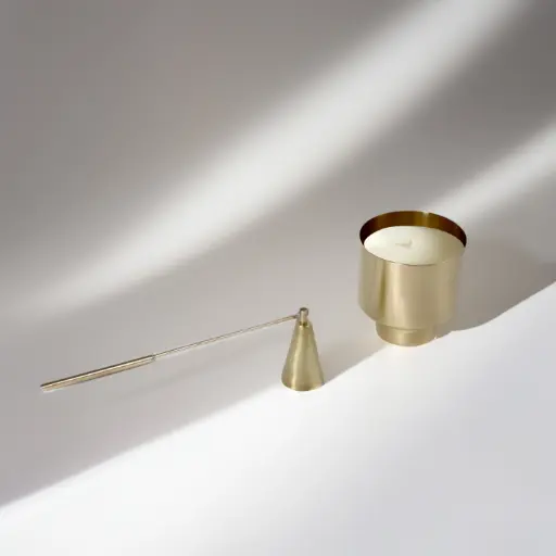 AUREA CANDLE & SNUFFER